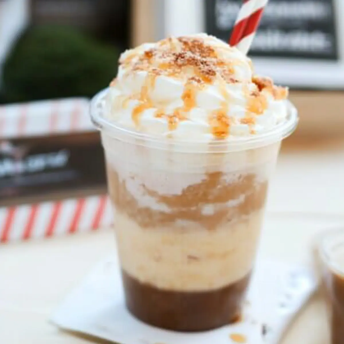 Christmas Ice Cream Float mqcwc0