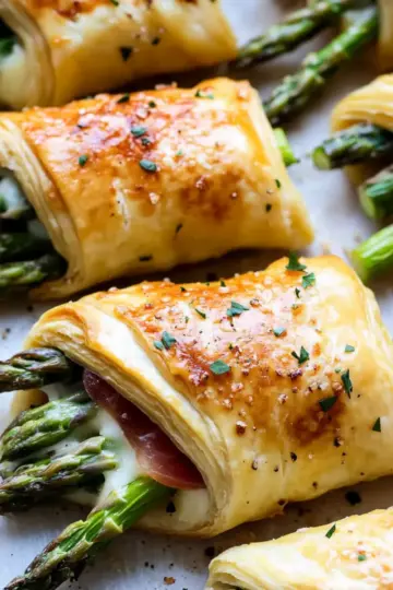 Prosciutto Asparagus Puff Pastry Bundles