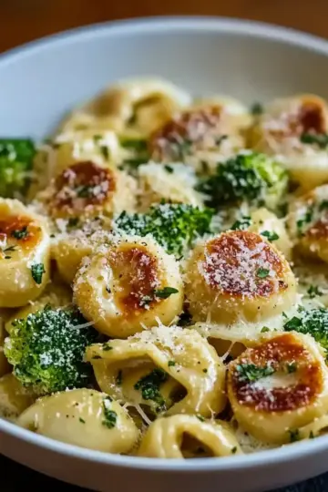Creamy Garlic Parmesan Tortellini