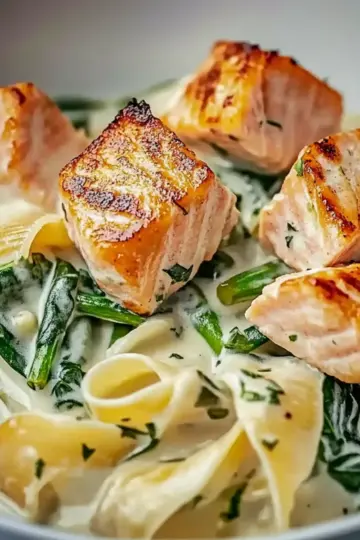 Creamy Salmon Spinach Pasta